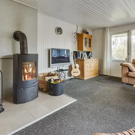 Three-bedroom Holiday In * Hals