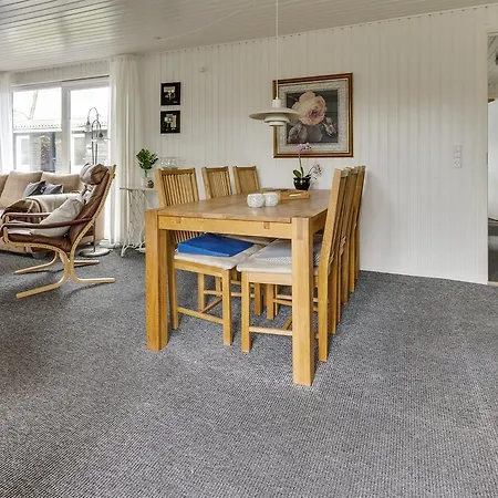 Three-bedroom Holiday In Casa vacanze *